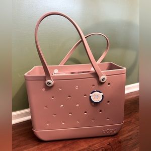BNWT original Bogg Bag in Blush